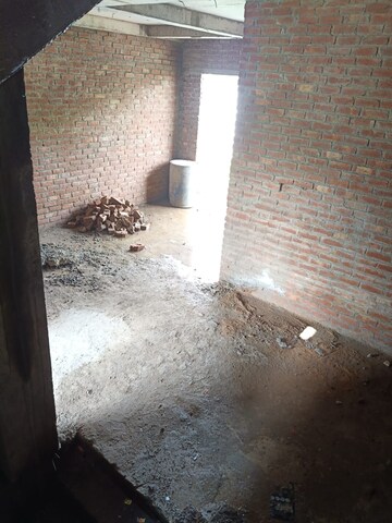 Swimming Pool in 3 BHK Builder Floor at Noida Central – for Sale