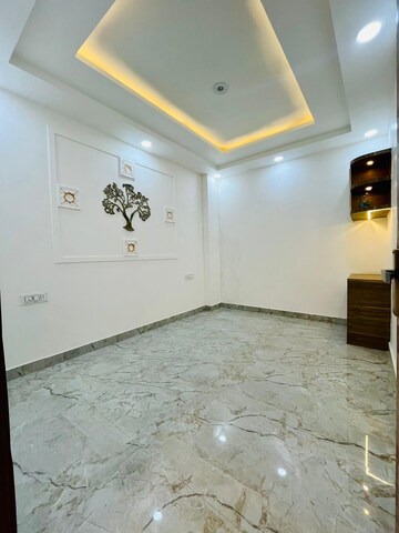 Room in 3 BHK Builder Floor at Dwarka Mor – for Sale