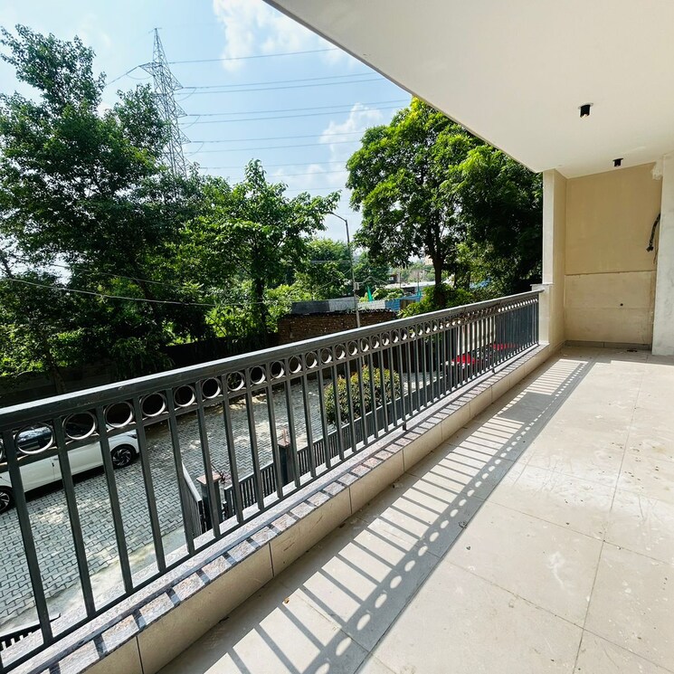 Balcony, south city 2 4 Bedroom 360 Sq.Yd. Builder Floor In South City 2 Gurgaon 7618816