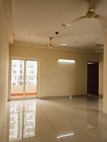 Room in 3 BHK Apartment at Emenox La Solara, Sector 16 Greater Noida – for Sale