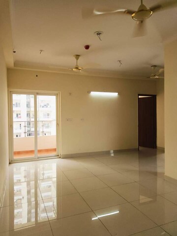 Room in 3 BHK Apartment at Emenox La Solara, Sector 16 Greater Noida – for Sale