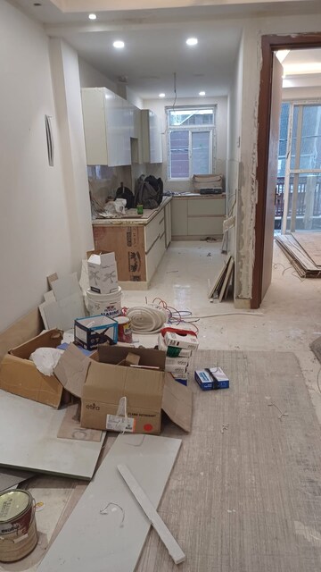 Master Bedroom in 2.5 BHK Builder Floor at Paschim Vihar – for Sale