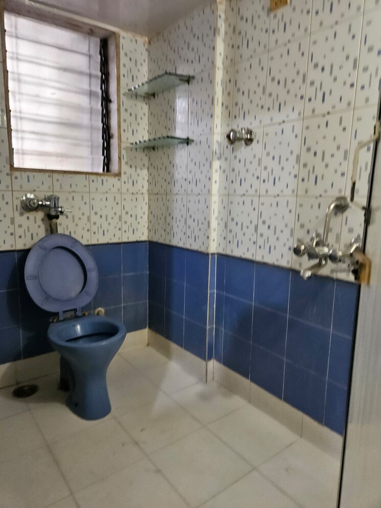 Bathroom, vijay-annex-5 2 Bedroom 650 Sq.Ft. Apartment In Waghbil Thane 7619031