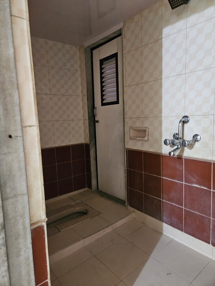 Bathroom, vijay-annex-5 2 Bedroom 650 Sq.Ft. Apartment In Waghbil Thane 7619031