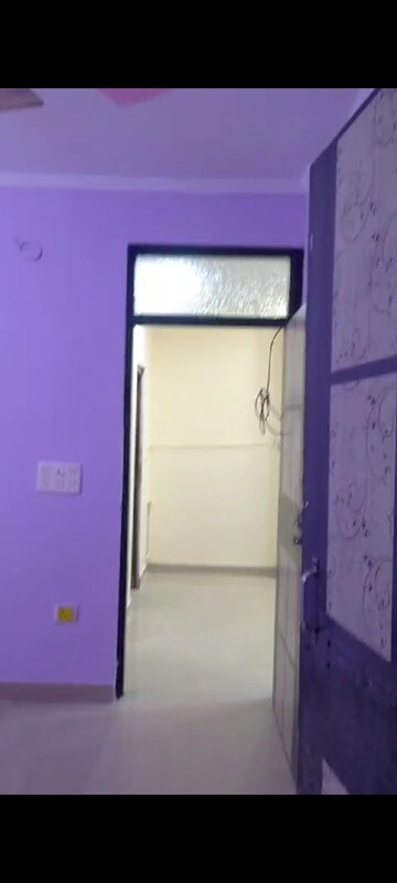 Furnished Amenities in 2 BHK Builder Floor at New Ashok Nagar – for Sale