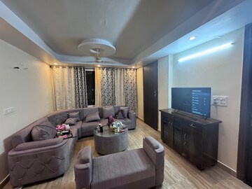 Living Room in 3 BHK Builder Floor at BPTP Parklands, Sector 76 – for Sale