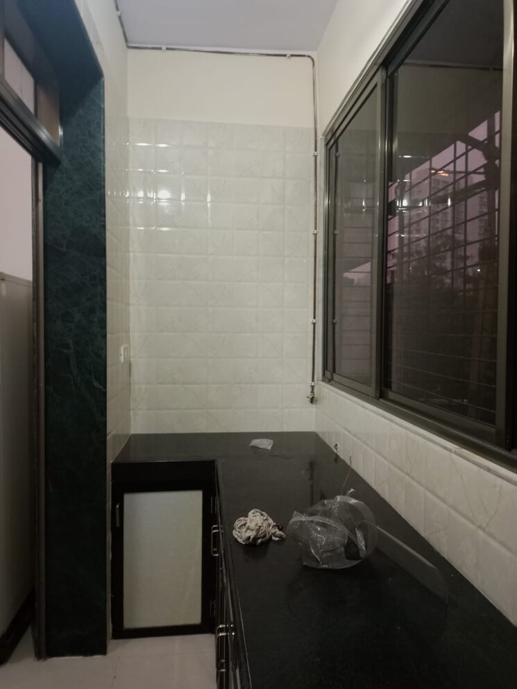 Bathroom, shiv-apartments-matunga 1 Bedroom 425 Sq.Ft. Apartment In Matunga Mumbai 7619543