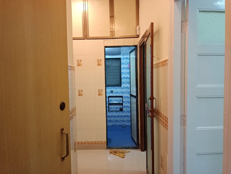 Bathroom, shiv-apartments-matunga 1 Bedroom 425 Sq.Ft. Apartment In Matunga Mumbai 7619543