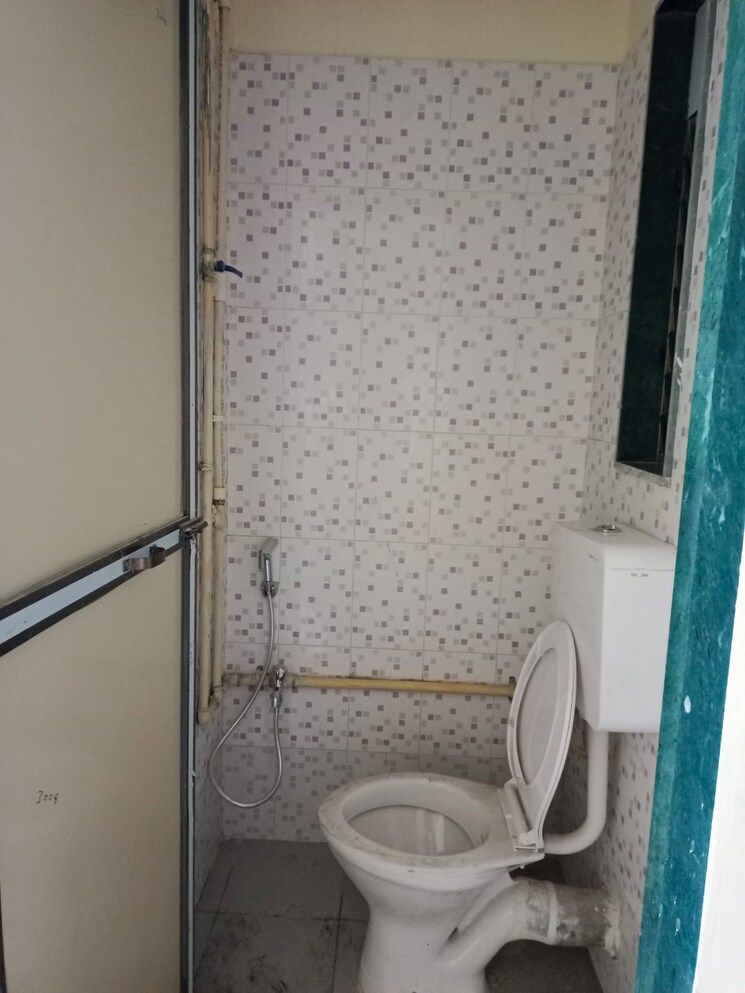 Bathroom, marwadi-wadi-tower 1 Bedroom 310 Sq.Ft. Apartment In Parel Mumbai 7619589