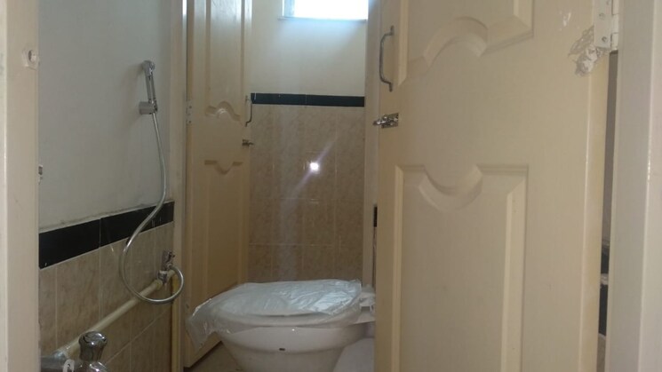 Bathroom, shrinivas-tower 1 Bedroom 250 Sq.Ft. Apartment In Lower Parel Mumbai 7620013