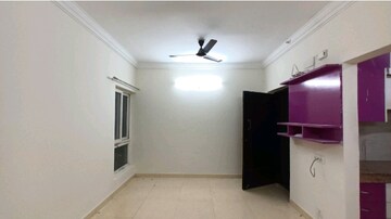 Room in 2 BHK Apartment at Amrapali Ivory Heights, Amrapali Dream Valley – for Sale