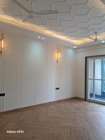 Room in 4 BHK Builder Floor at Ansal Sushant Lok I, Sector 43 – for Sale