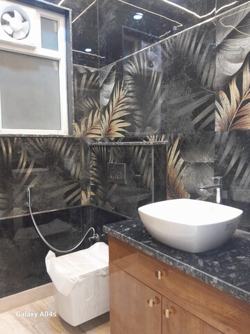 Master Bedroom in 4 BHK Builder Floor at Ansal Sushant Lok I, Sector 43 – for Sale
