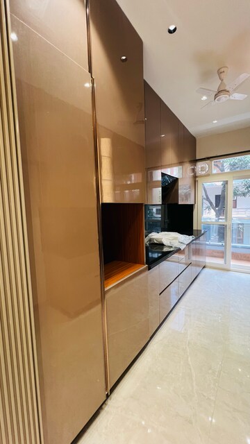 Kitchen in 3 BHK Builder Floor at Unitech South City 1, South City 1 – for Sale