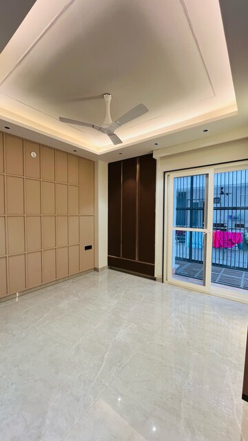 Room in 3 BHK Builder Floor at Unitech South City 1, South City 1 – for Sale