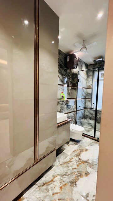 Staircase in 3 BHK Builder Floor at Unitech South City 1, South City 1 – for Sale