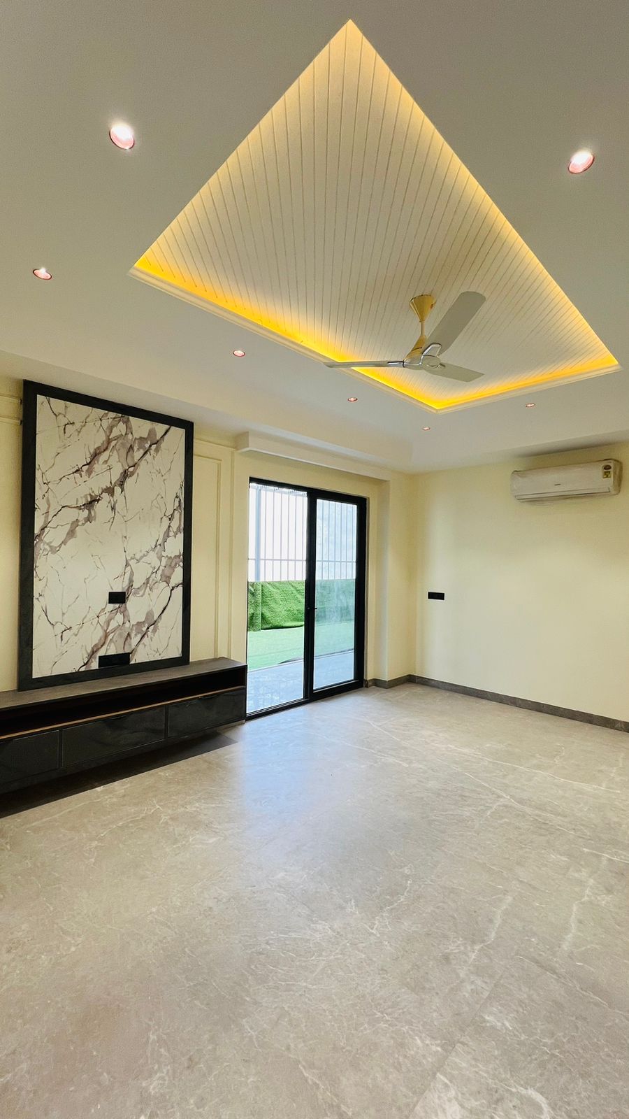 2 BHK Apartment For Resale in Unique Signature Mumbai Mira Road Mumbai  7620966