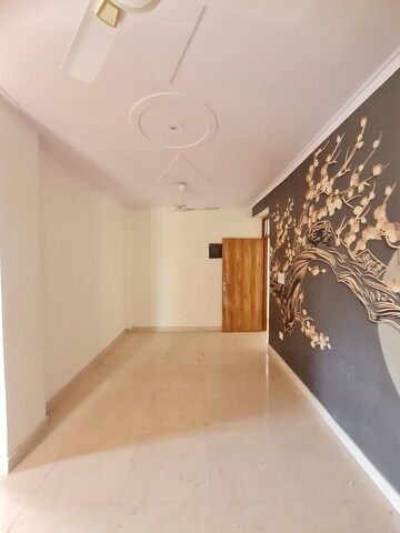 Furnished Amenities in 3 BHK Builder Floor at Dwarka Mor – for Sale