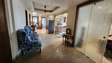 रेसिडेंशियल बिल्डर फ्लोर वर्ग यार्ड फॉर रेंट इन हौज़ खास दिल्ली  7621456