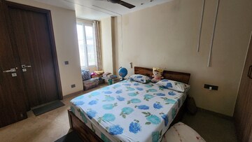 रेसिडेंशियल बिल्डर फ्लोर वर्ग यार्ड फॉर रेंट इन हौज़ खास दिल्ली  7621456