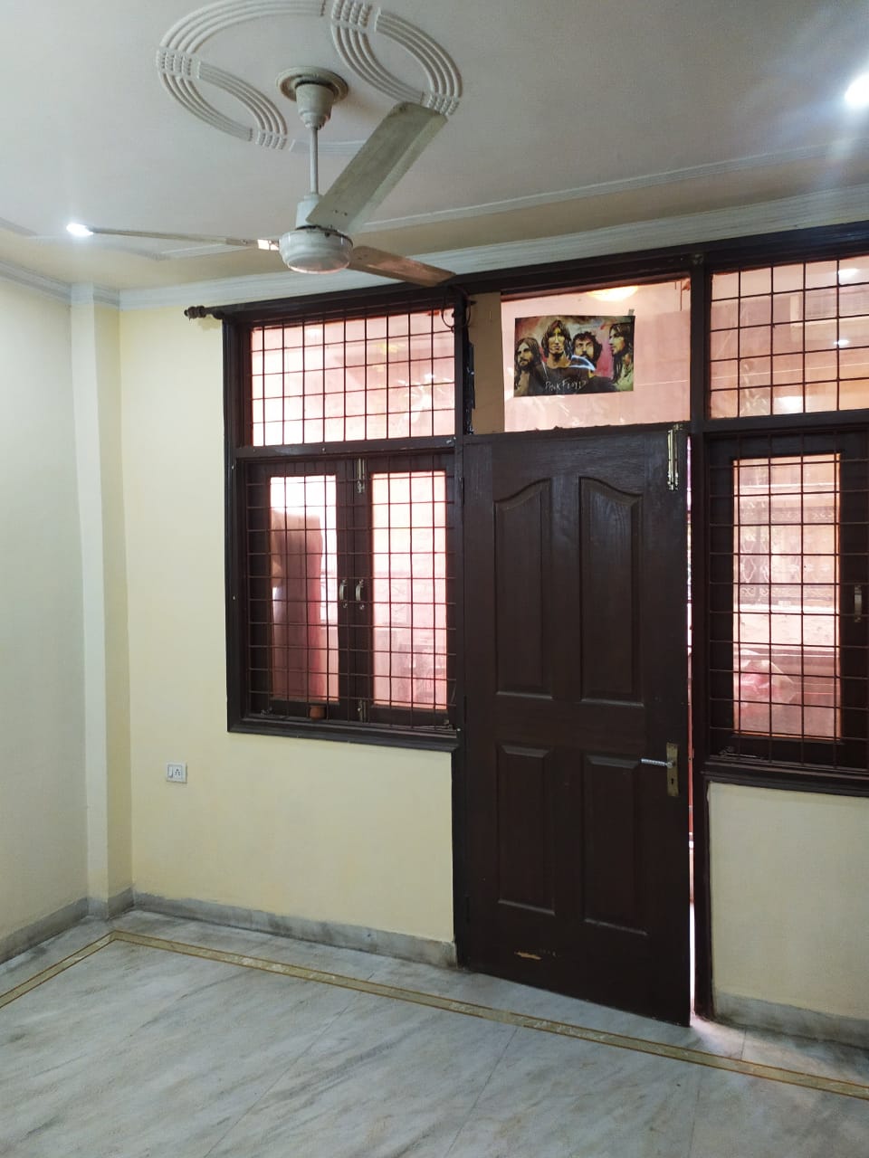 Rental 1.5 Bedroom 76 Sq.Yd. Apartment in Govindpuri Delhi 7621892