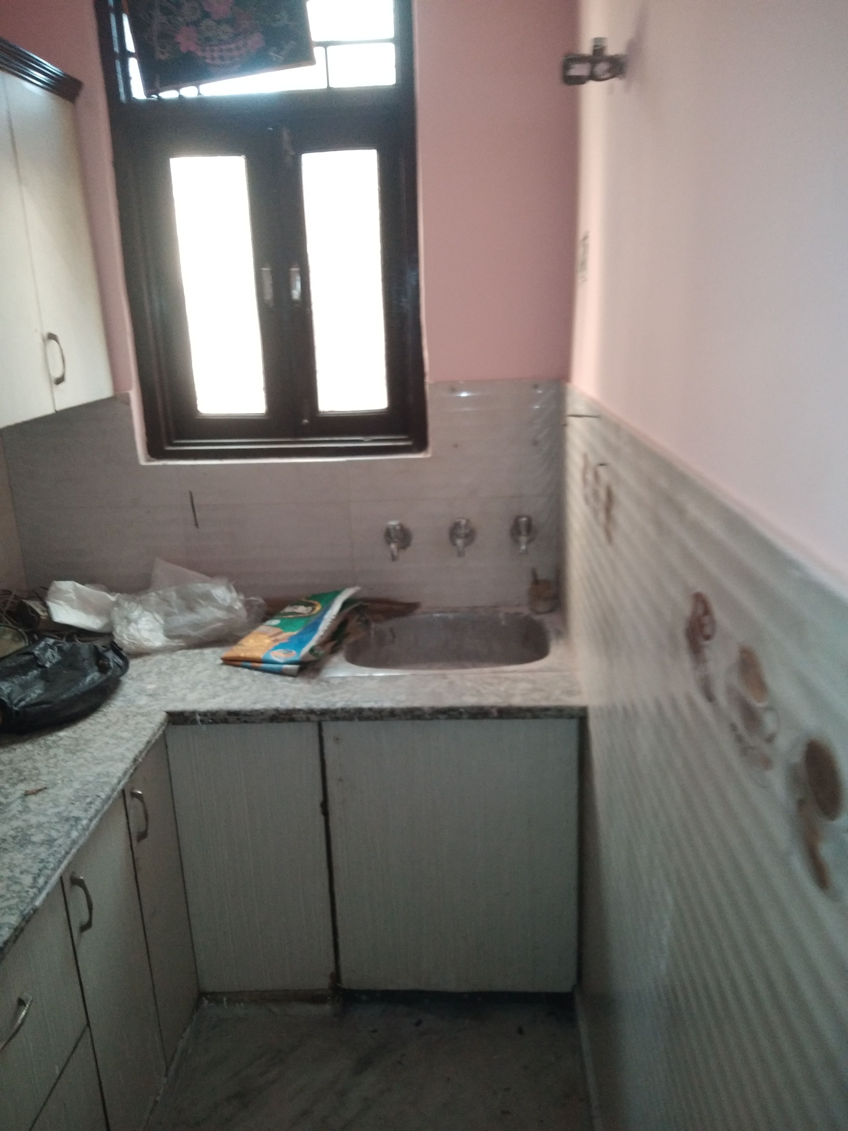 Rental 4 Bedroom 900 Sq.Ft. Builder Floor in Rohini Sector 7 Delhi 7622061