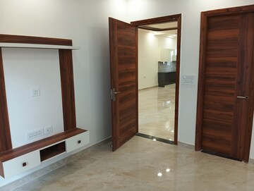 Room in 3 BHK Builder Floor at Fidato Honour Homes, Sector 89 – for Sale