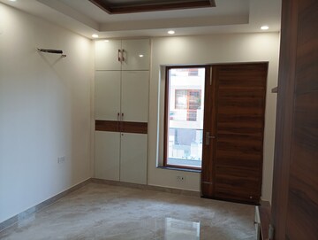 Room in 3 BHK Builder Floor at Fidato Honour Homes, Sector 89 – for Sale