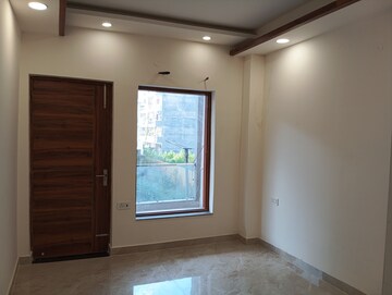 Room in 3 BHK Builder Floor at Fidato Honour Homes, Sector 89 – for Sale