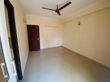 Room in 2 BHK Apartment at Supertech Ecociti, Sector 137 – for Sale