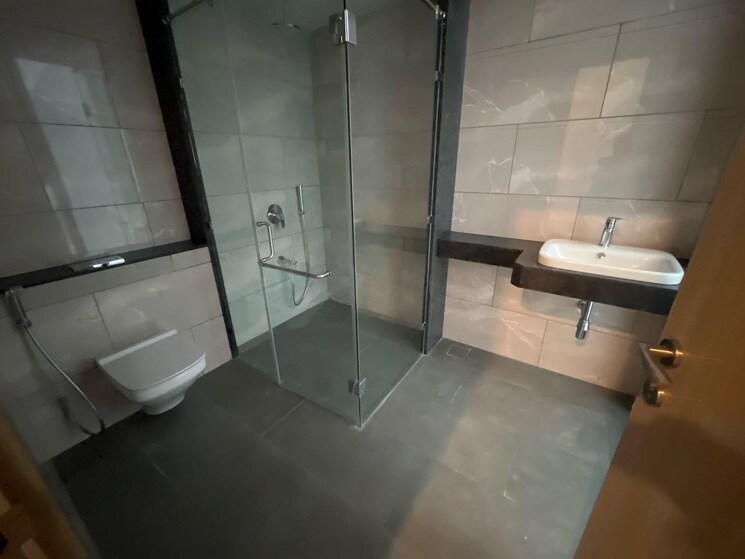 Bathroom, rustomjee-crown 3 Bedroom 1470 Sq.Ft. Apartment In Prabhadevi Mumbai 7622450