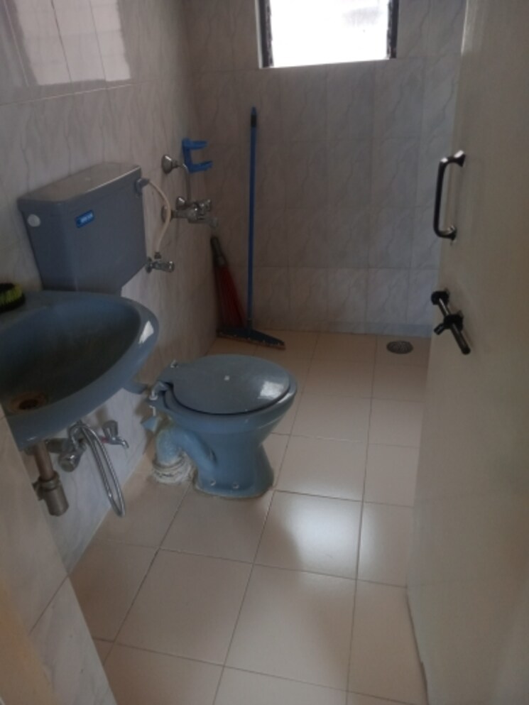 Bathroom, oxford-elegance-apartment-condominium 2 Bedroom 1050 Sq.Ft. Apartment In Wanowrie Pune 7622821