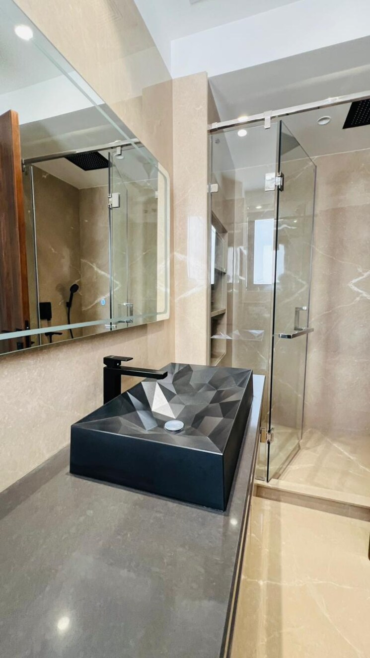 Bathroom, raheja-mall 4 Bedroom 575 Sq.Yd. Builder Floor In Sector 47 Gurgaon 7623310