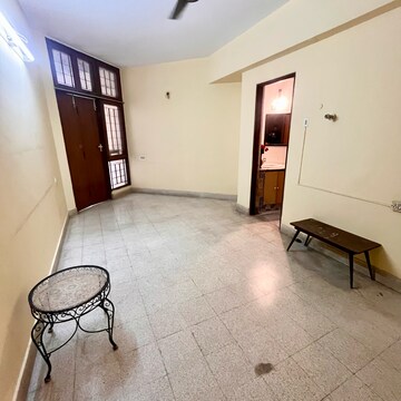Room in 3 BHK Apartment at Indiranagar – for Rent