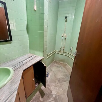 Bathroom in 3 BHK Apartment at Indiranagar – for Rent
