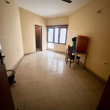 Room in 3 BHK Apartment at Indiranagar – for Rent