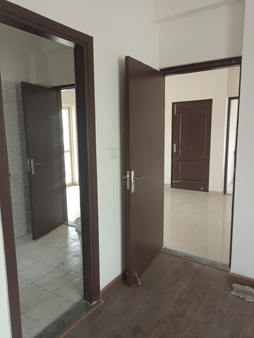 Room in 3 BHK Builder Floor at BPTP Parkland, Sector 75 – for Sale
