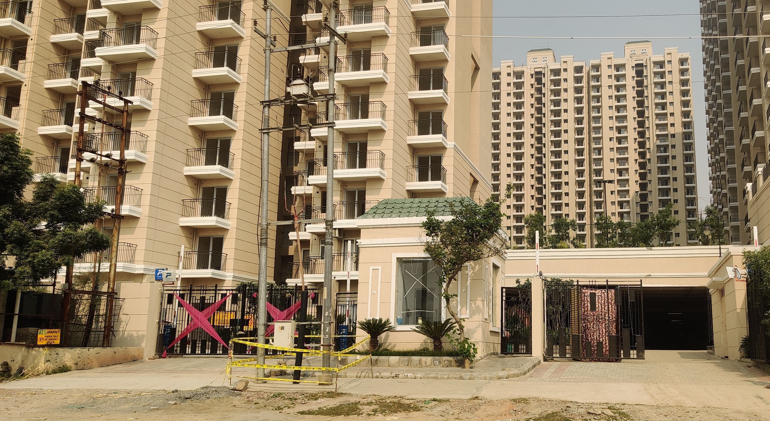 2 BHK Apartment For Resale in Emenox La Solara Noida Ext Sector 16 Greater Noida  7624289