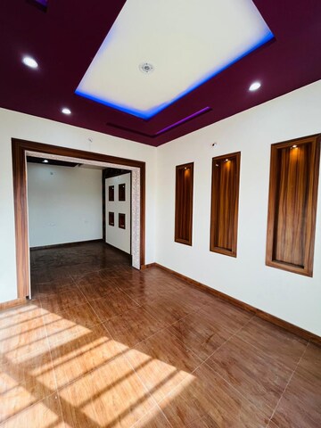 Room in 3 BHK Villa at Kursi Road – for Sale