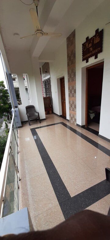 Room in 4 BHK Independent House at Hansapuri – for Sale
