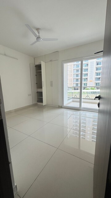 Room in 3 BHK Apartment at Hermitage Centralis, Vip Road – for Sale