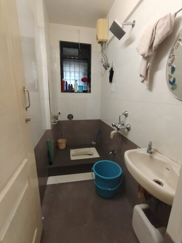 Furnished Amenities in 1.5 BHK Apartment at Shree Krishna Niwas CHS, Powai – for Sale