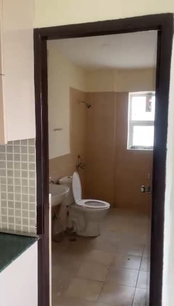 रेसिडेंशियल फ्लैट वर्ग यार्ड फॉर रेंट इन गोविंदपुरी दिल्ली  7626635