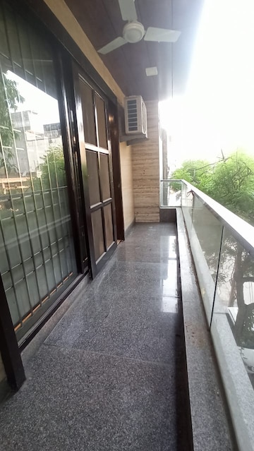 रेसिडेंशियल बिल्डर फ्लोर वर्ग यार्ड फॉर रेंट इन साउथ एक्सटेंशन वन दिल्ली  7627232