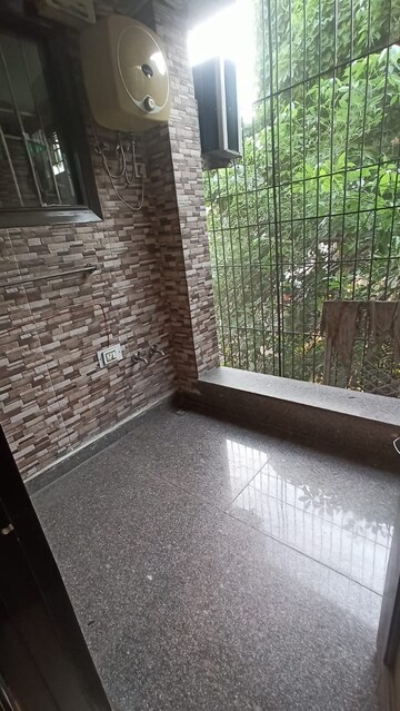 रेसिडेंशियल बिल्डर फ्लोर वर्ग यार्ड फॉर रेंट इन साउथ एक्सटेंशन वन दिल्ली  7627232