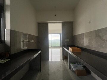 रेसिडेंशियल फ्लैट वर्ग फुट फॉर रीसेल इन कांडीवली ईस्ट मुंबई  7627352