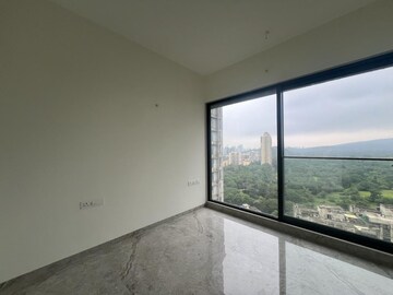 रेसिडेंशियल फ्लैट वर्ग फुट फॉर रीसेल इन कांडीवली ईस्ट मुंबई  7627352