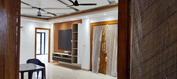 Building Lobby in 3 BHK Builder Floor at BPTP Parkland Pride, Sector 77 – for Sale