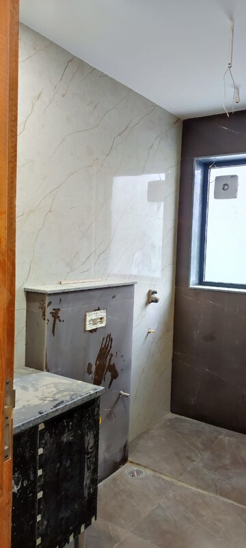 Bathroom in 3 BHK Builder Floor at BPTP Parkland Pride, Sector 77 – for Sale