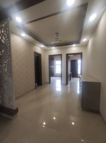 Room in 4 BHK Builder Floor at BPTP Park Central, Sector 85 – for Sale